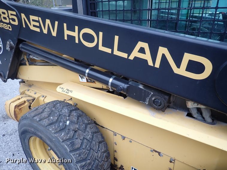 image for item DN2204 1999 New Holland LX885  skid steer loader