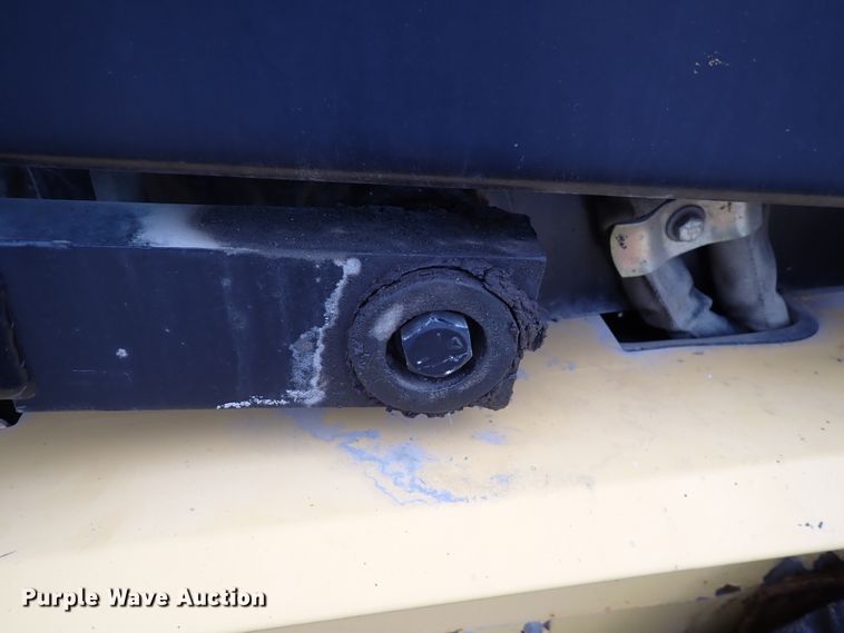 image for item DN2204 1999 New Holland LX885  skid steer loader