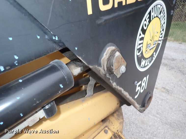 image for item DN2204 1999 New Holland LX885  skid steer loader