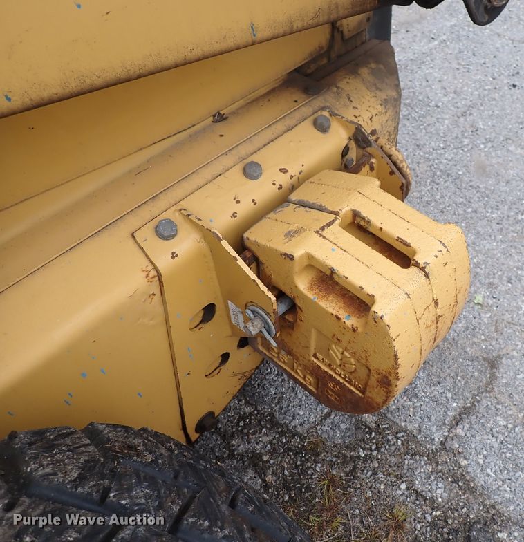 image for item DN2204 1999 New Holland LX885  skid steer loader