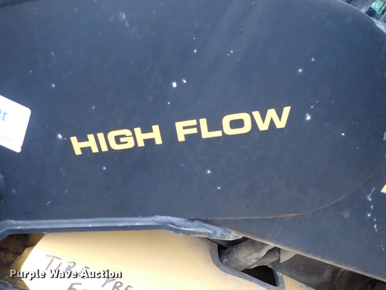 image for item DN2204 1999 New Holland LX885  skid steer loader