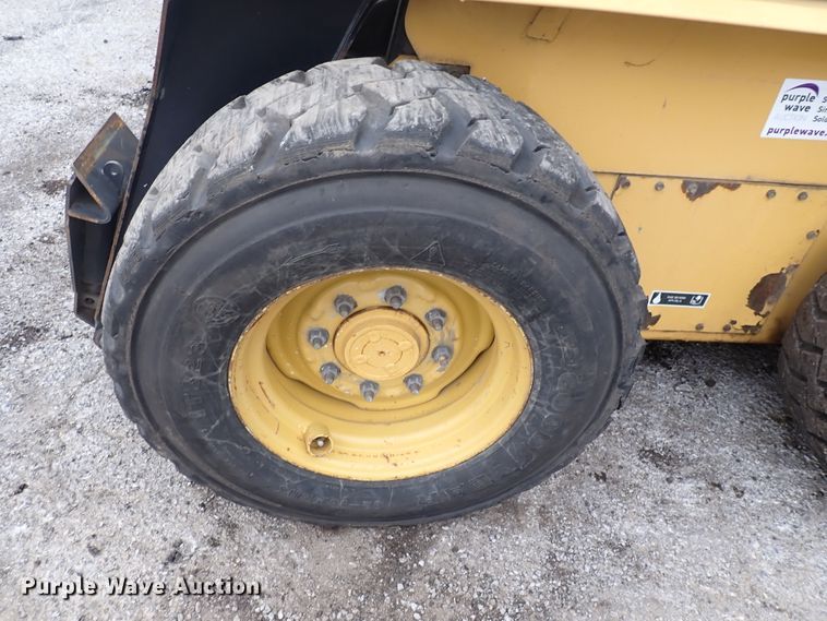 image for item DN2204 1999 New Holland LX885  skid steer loader