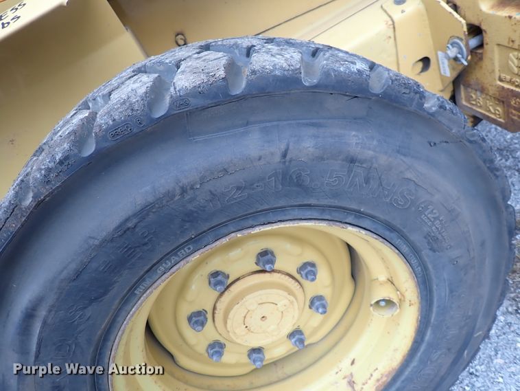 image for item DN2204 1999 New Holland LX885  skid steer loader