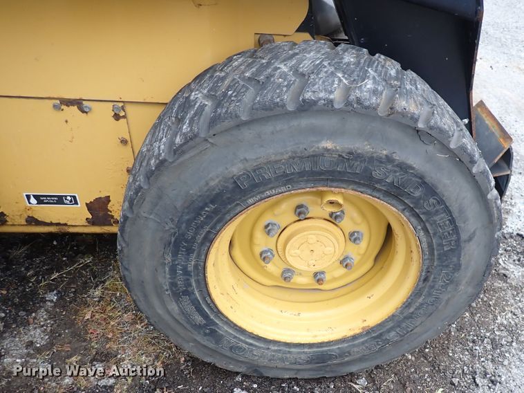 image for item DN2204 1999 New Holland LX885  skid steer loader