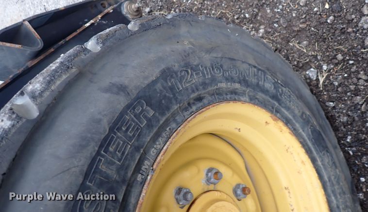 image for item DN2204 1999 New Holland LX885  skid steer loader