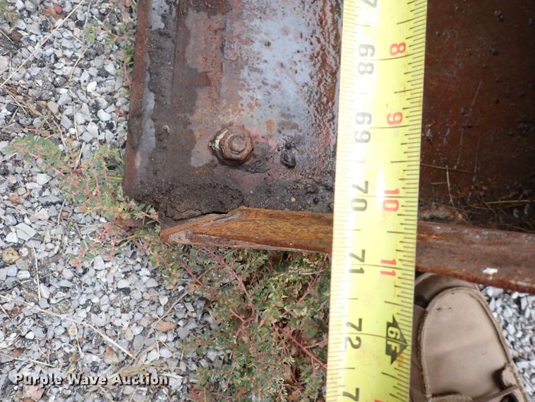 image for item DN2204 1999 New Holland LX885  skid steer loader