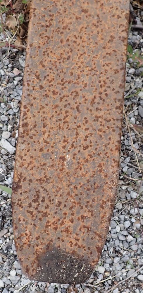 image for item DN2204 1999 New Holland LX885  skid steer loader