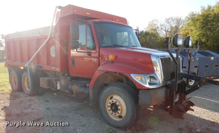 image for item DN5273 2007 International 7400 SFA  dump truck