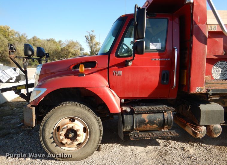 image for item DN5273 2007 International 7400 SFA  dump truck