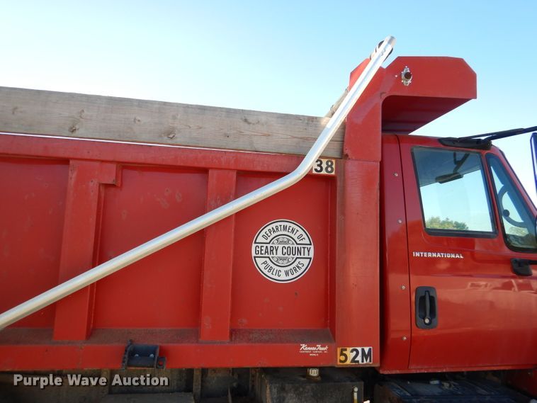 image for item DN5273 2007 International 7400 SFA  dump truck