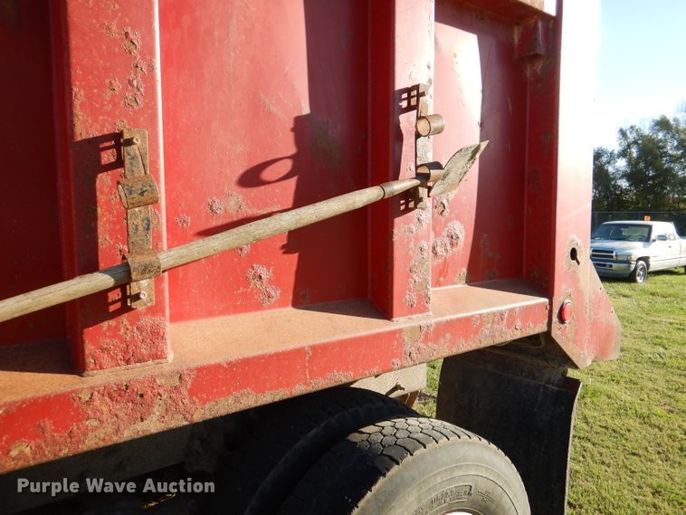 image for item DN5273 2007 International 7400 SFA  dump truck