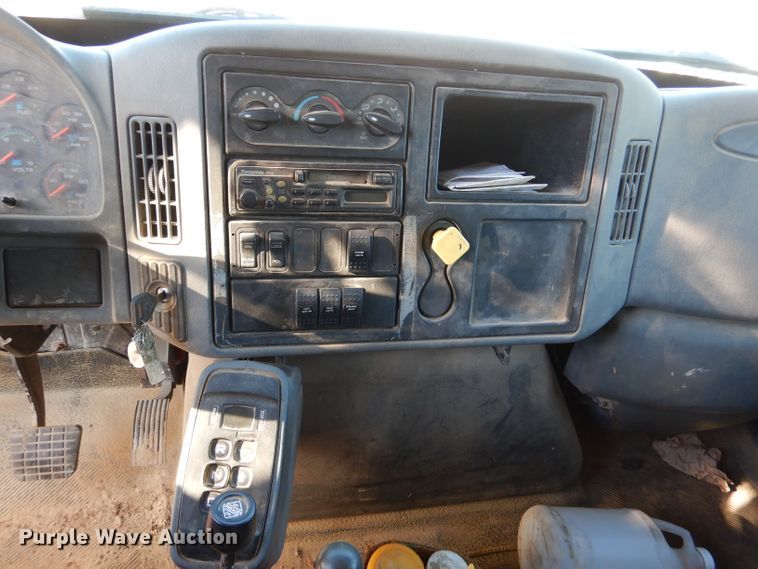 image for item DN5273 2007 International 7400 SFA  dump truck