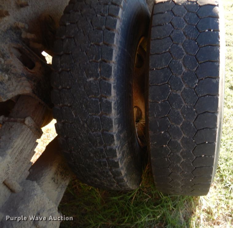 image for item DN5273 2007 International 7400 SFA  dump truck