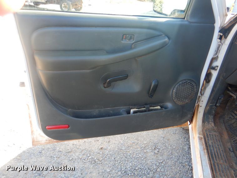 image for item DN6502 2004 Chevrolet Silverado 1500  pickup truck