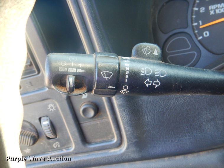 image for item DN6502 2004 Chevrolet Silverado 1500  pickup truck