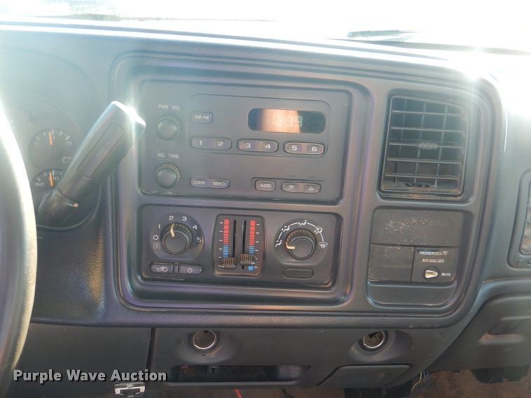 image for item DN6502 2004 Chevrolet Silverado 1500  pickup truck