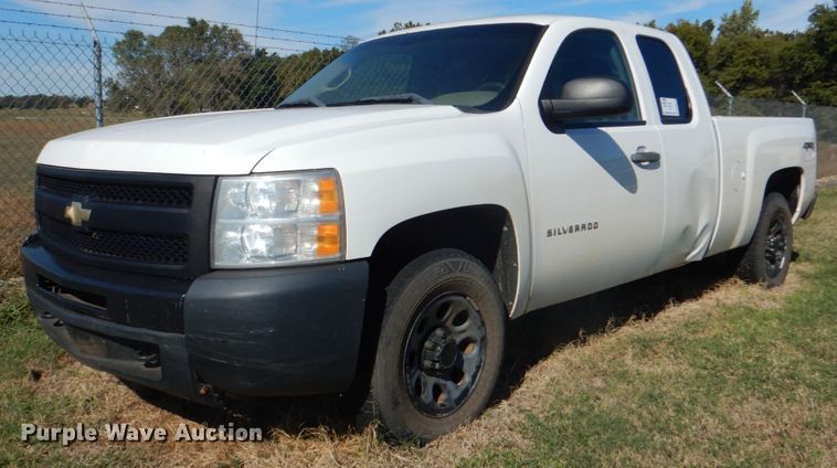 image for item DN6516 2011 Chevrolet Silverado 1500  Ext. Cab pickup truck