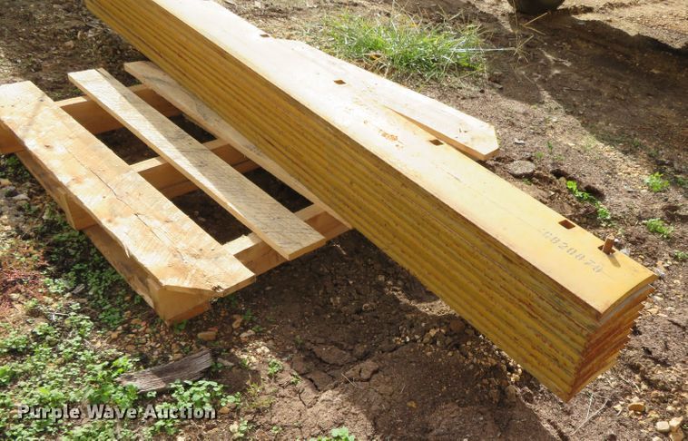 image for item DN7799 (11) Caterpillar cutting edges