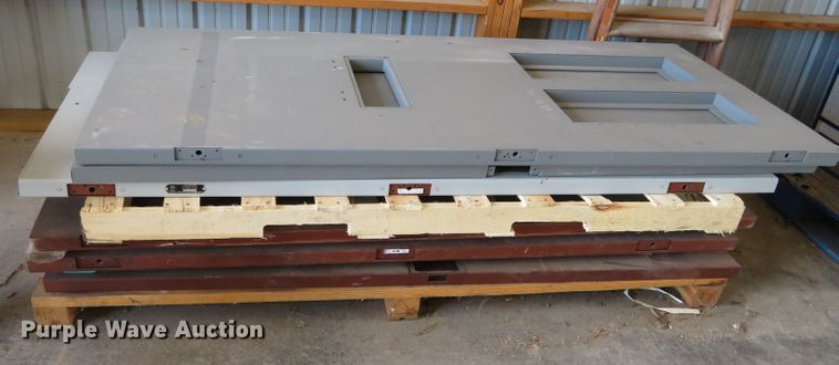 image for item DN7807 Approximately 14 doors