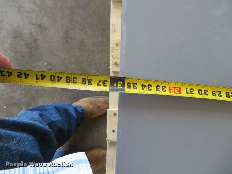 image for item DN7807 Approximately 14 doors