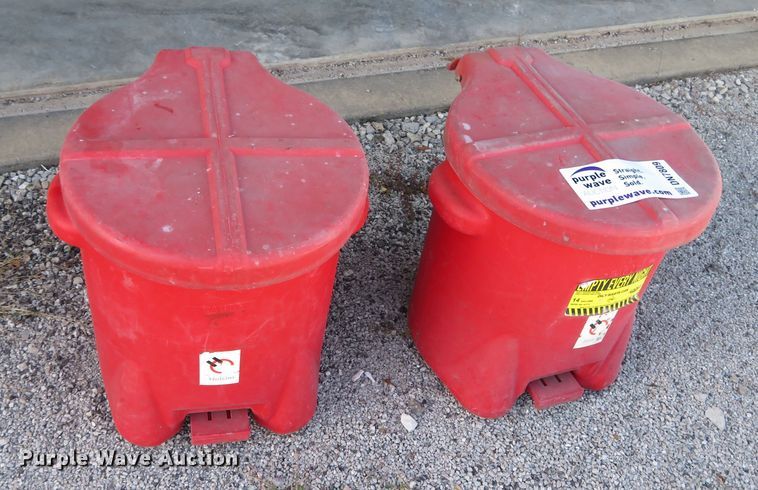 image for item DN7809 (2) refuse cans