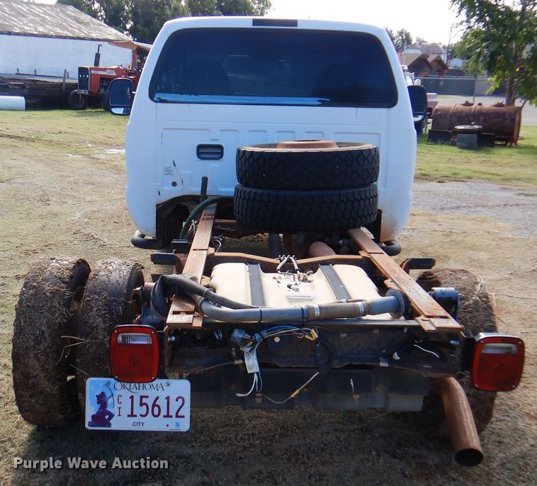 image for item EX9674 2003 Ford F450 Super Duty  truck cab and chassis