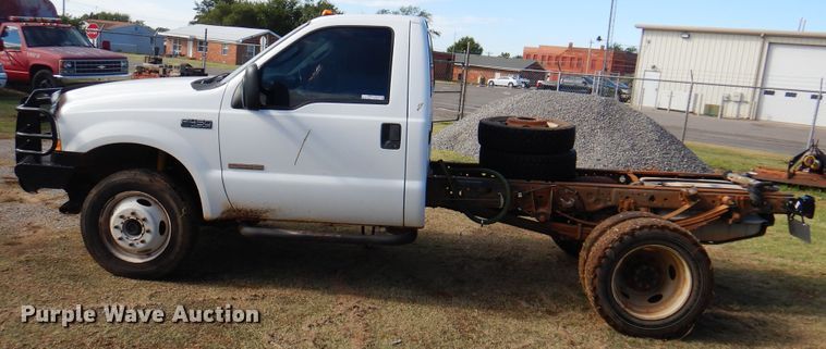 image for item EX9674 2003 Ford F450 Super Duty  truck cab and chassis
