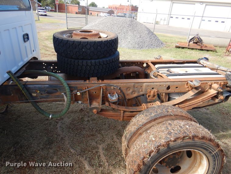 image for item EX9674 2003 Ford F450 Super Duty  truck cab and chassis