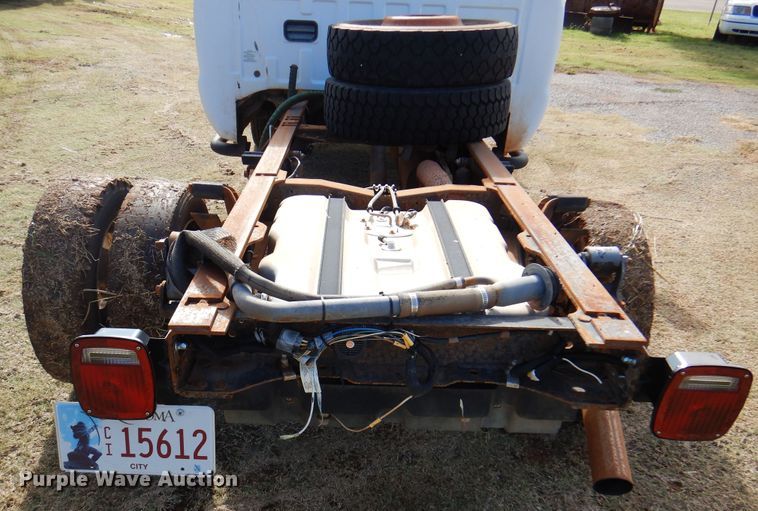 image for item EX9674 2003 Ford F450 Super Duty  truck cab and chassis