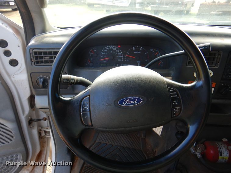 image for item EX9674 2003 Ford F450 Super Duty  truck cab and chassis