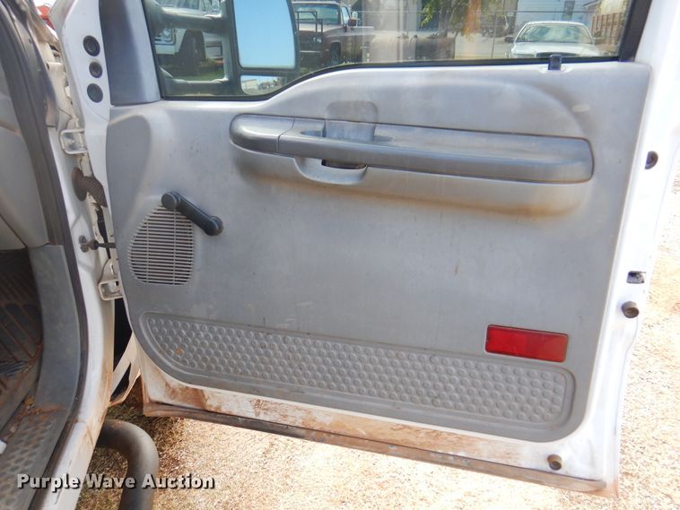 image for item EX9674 2003 Ford F450 Super Duty  truck cab and chassis