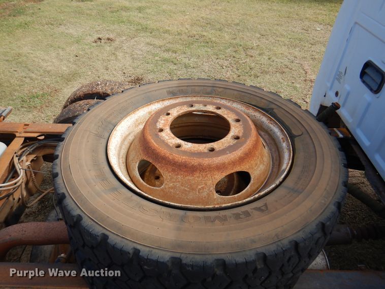 image for item EX9674 2003 Ford F450 Super Duty  truck cab and chassis