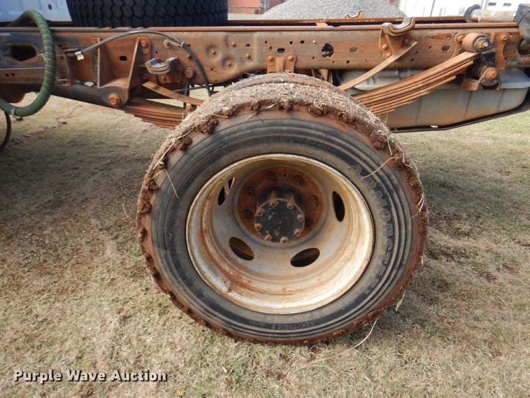 image for item EX9674 2003 Ford F450 Super Duty  truck cab and chassis