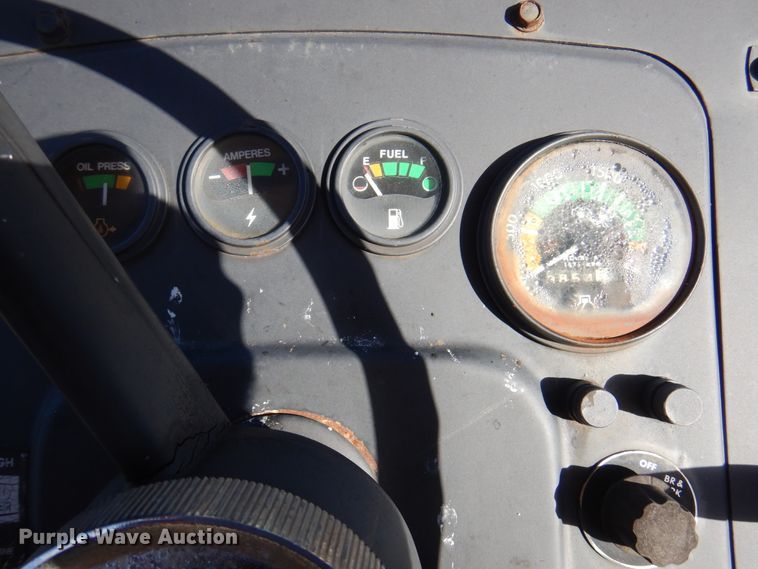 image for item EX9676 1975 Massey Ferguson 265  tractor