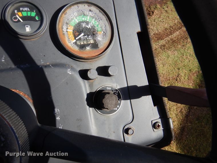 image for item EX9676 1975 Massey Ferguson 265  tractor