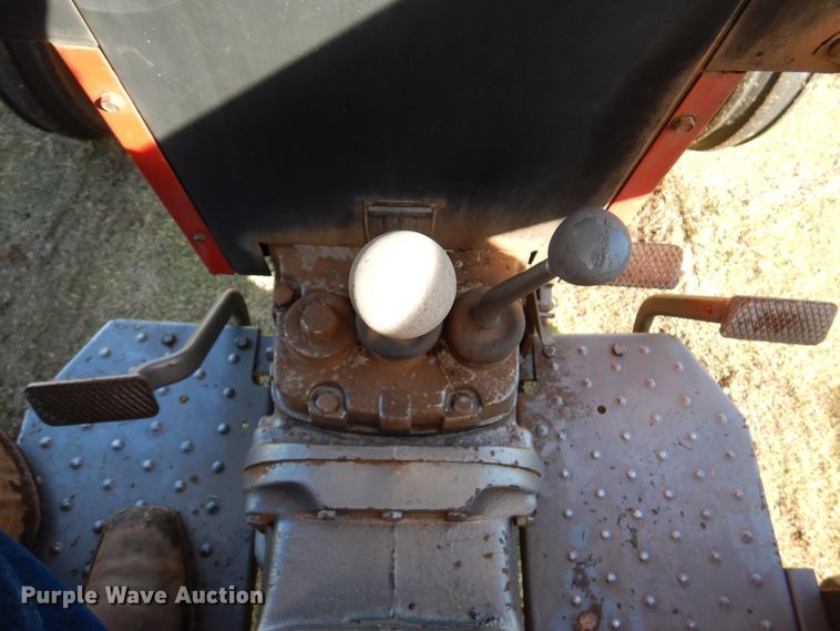 image for item EX9676 1975 Massey Ferguson 265  tractor