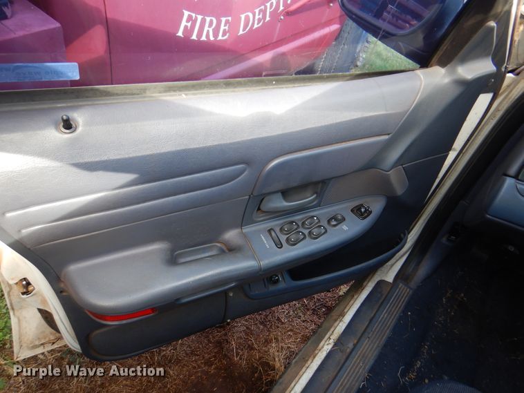 image for item EX9678 2000 Ford Crown Victoria Police Interceptor