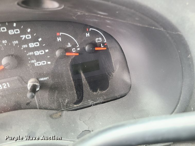 image for item EZ9202 2005 Ford Econoline E450  shuttle bus