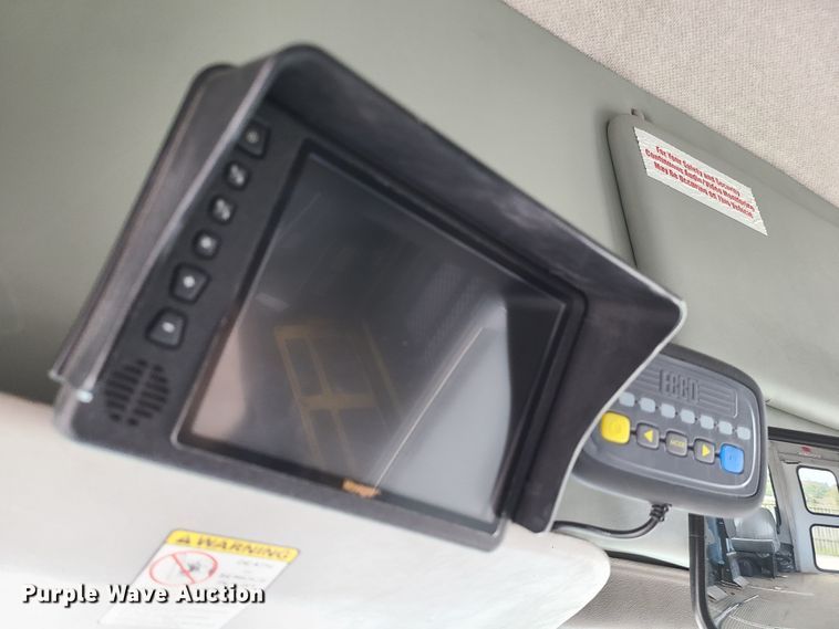 image for item EZ9202 2005 Ford Econoline E450  shuttle bus