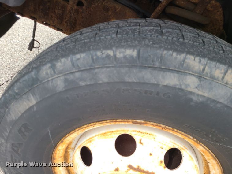 image for item EZ9202 2005 Ford Econoline E450  shuttle bus