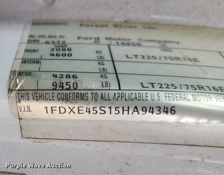 image for item EZ9202 2005 Ford Econoline E450  shuttle bus