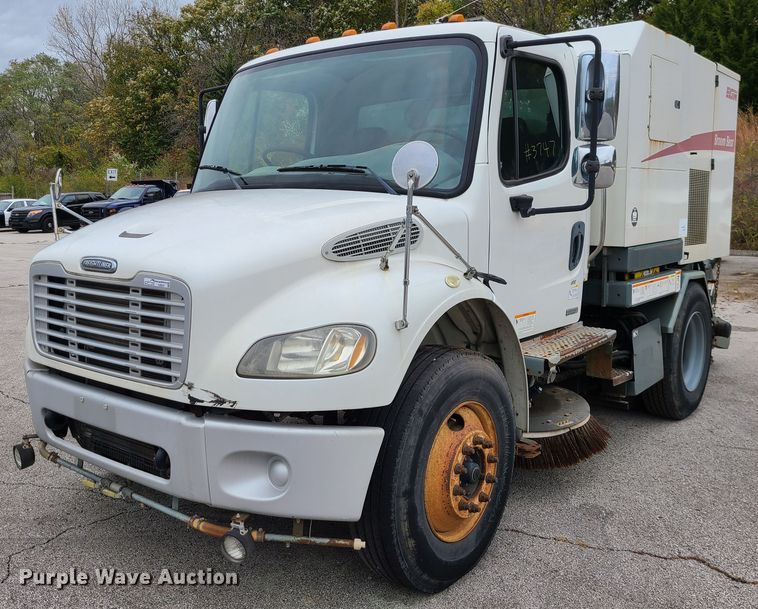 image for item EZ9207 2007 Freightliner M2 106  street sweeper truck