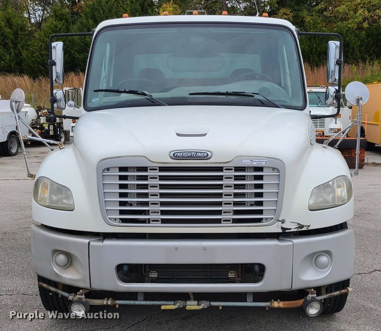 image for item EZ9207 2007 Freightliner M2 106  street sweeper truck