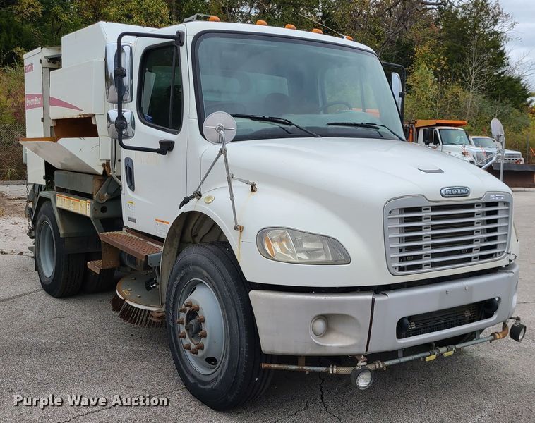 image for item EZ9207 2007 Freightliner M2 106  street sweeper truck