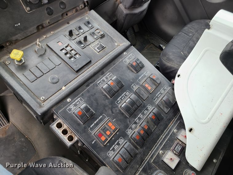 image for item EZ9207 2007 Freightliner M2 106  street sweeper truck