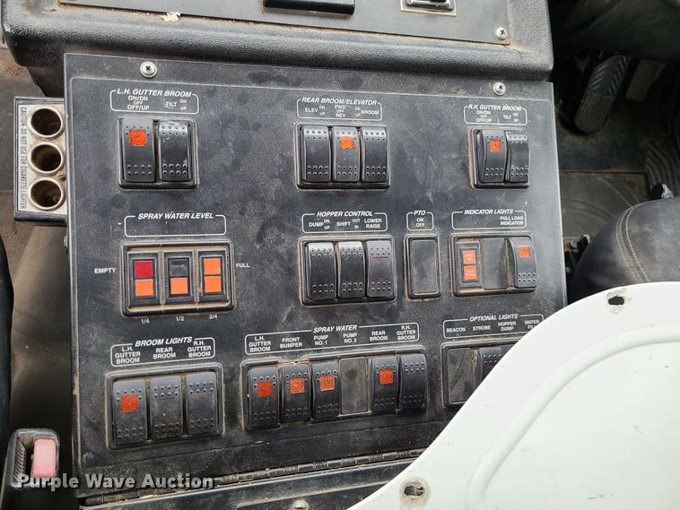 image for item EZ9207 2007 Freightliner M2 106  street sweeper truck