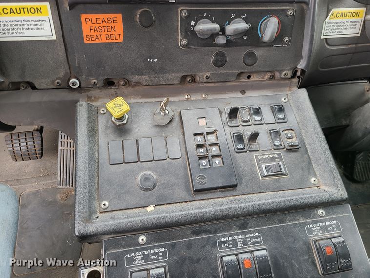 image for item EZ9207 2007 Freightliner M2 106  street sweeper truck