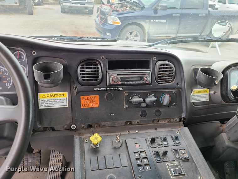 image for item EZ9207 2007 Freightliner M2 106  street sweeper truck