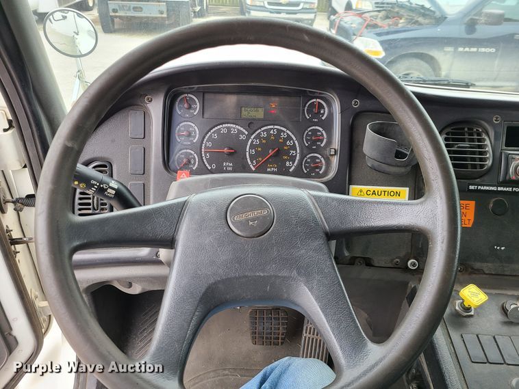 image for item EZ9207 2007 Freightliner M2 106  street sweeper truck