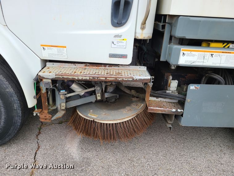 image for item EZ9207 2007 Freightliner M2 106  street sweeper truck